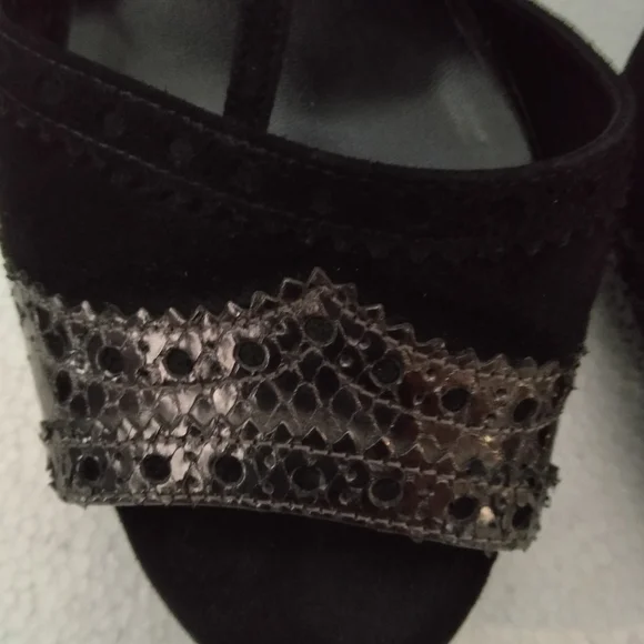 Gucci Black and Silver Women's Shoes - Picture 7 of 15